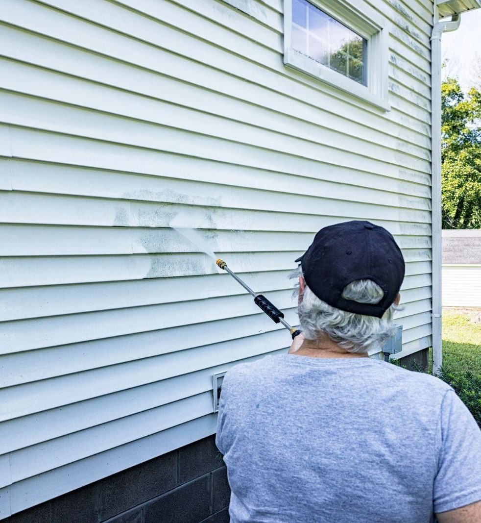 Power washing services for outer coverage of the House Power washing services for outer coverage of the House<br />